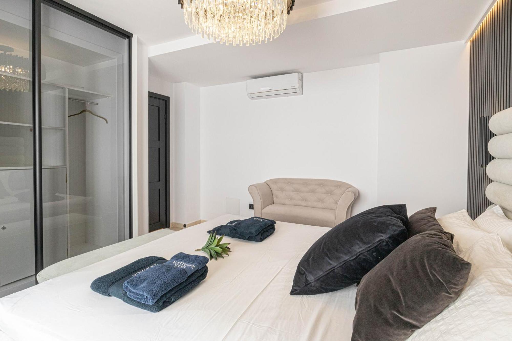 Zacaluca Pool Whirlpool Sauna&gym Marbella
